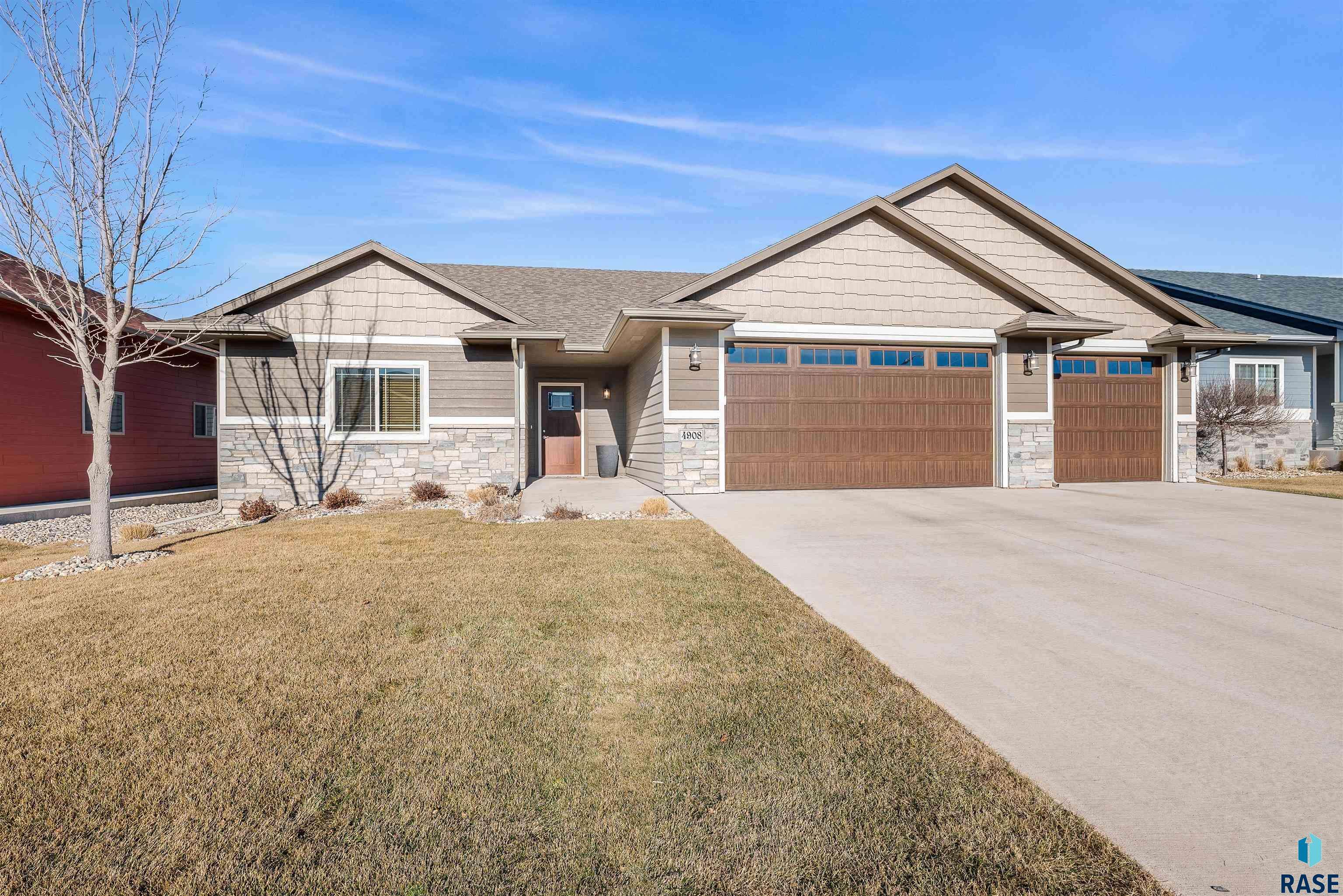 4908 E Cattail Dr,  Sioux Falls,  SD 57110