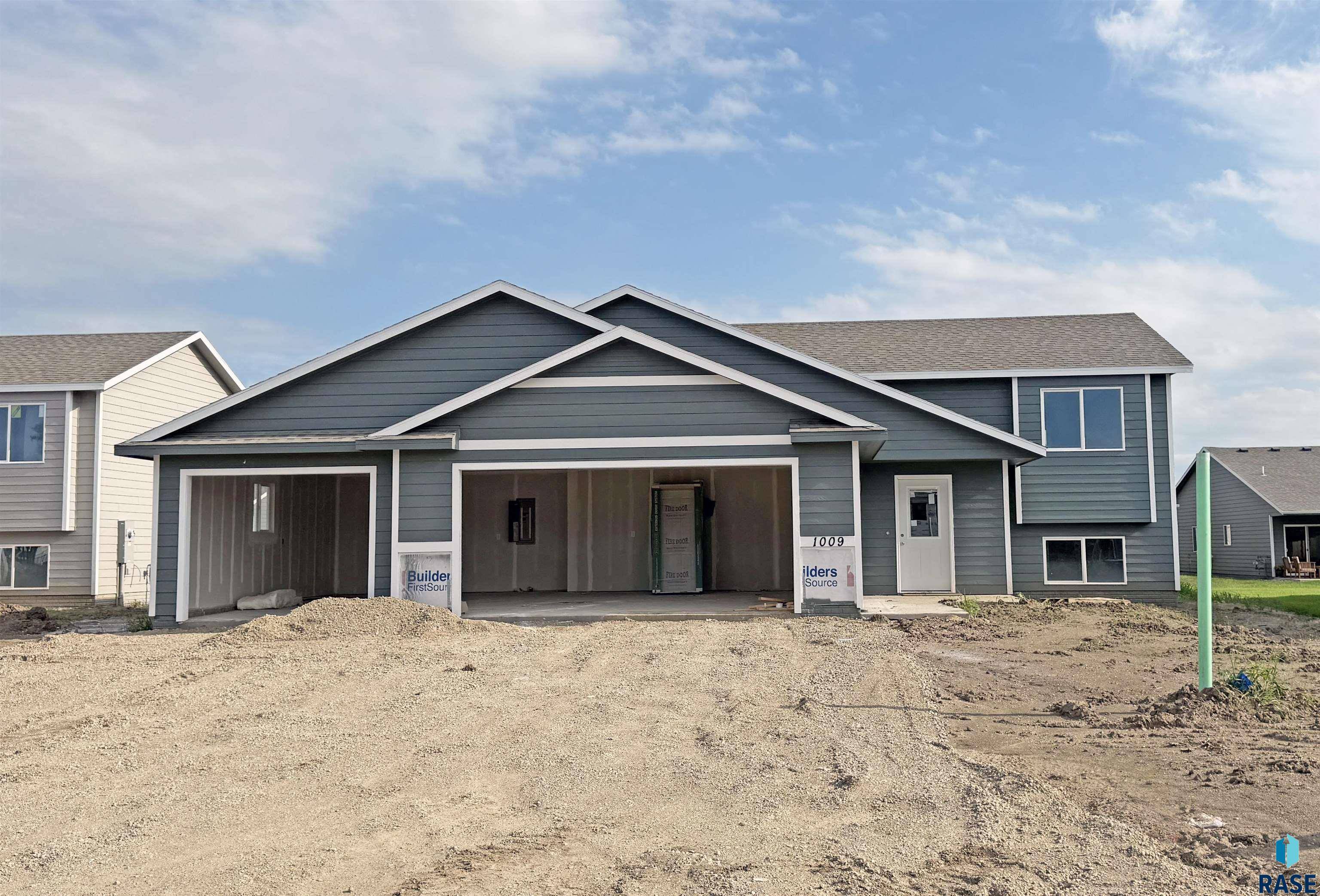 1009 Birch St, Harrisburg, SD 57032