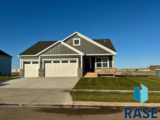 5901 S Hosta Ave, Sioux Falls, SD 57108