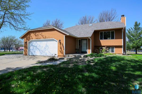 730 N Montgomery Ct, Sioux Falls, SD 57103