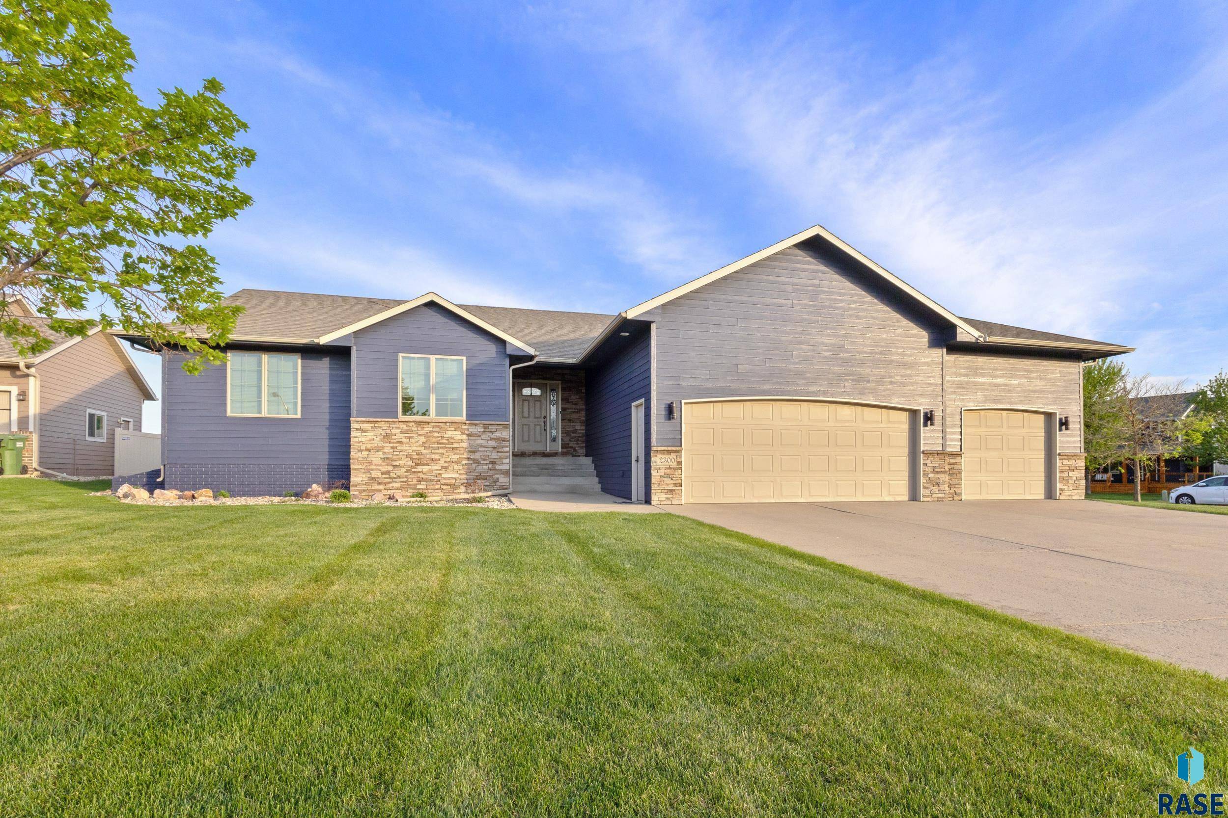 2300 Carson Cir, Tea, SD 57064