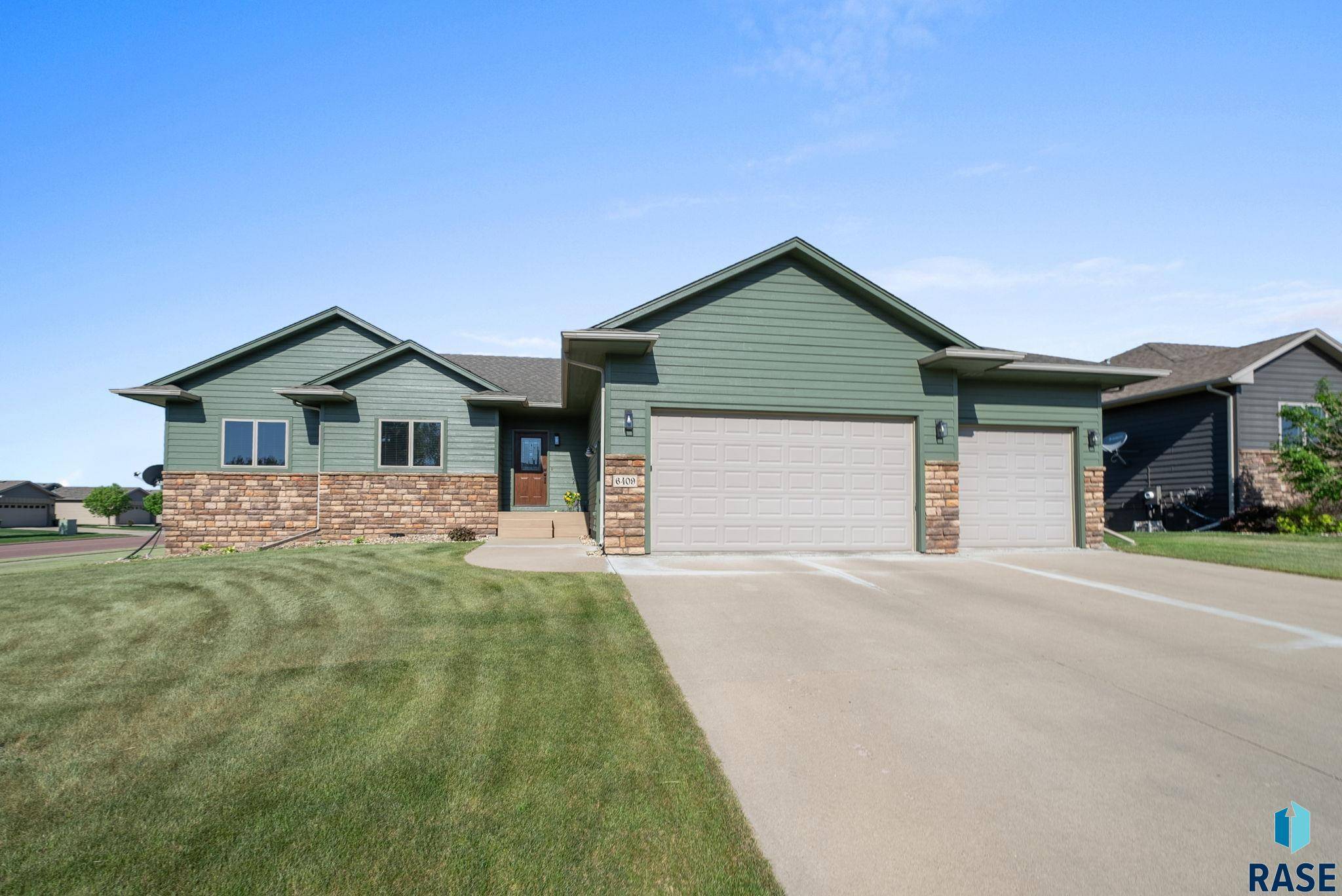 6409 S Tomar Rd, Sioux Falls, SD 57108
