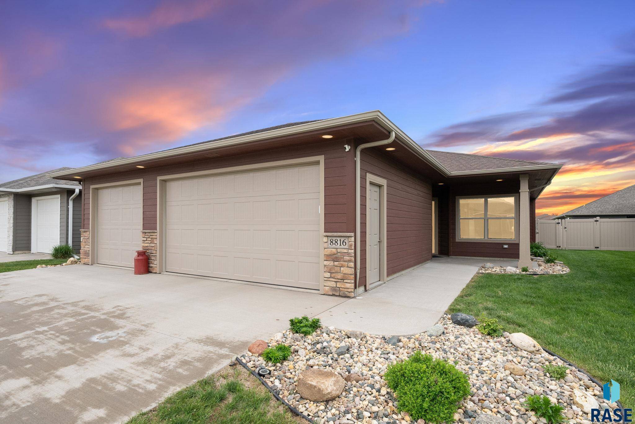 8816 W Dalton St, Sioux Falls, SD 57106-7077
