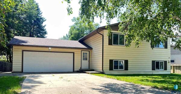 4301 E 28th St, Sioux Falls, SD 57103