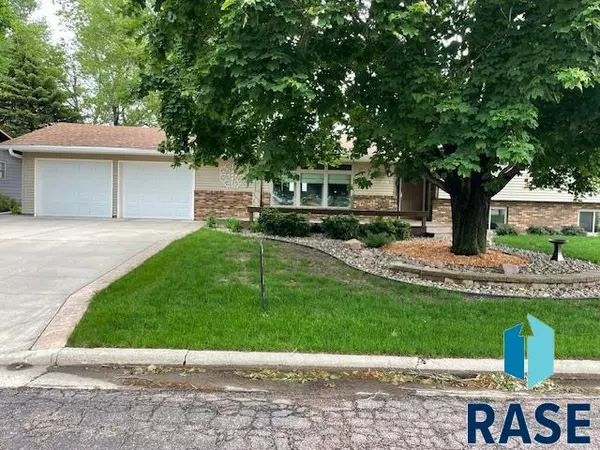 218 S Douglas St, Inwood, IA 51240