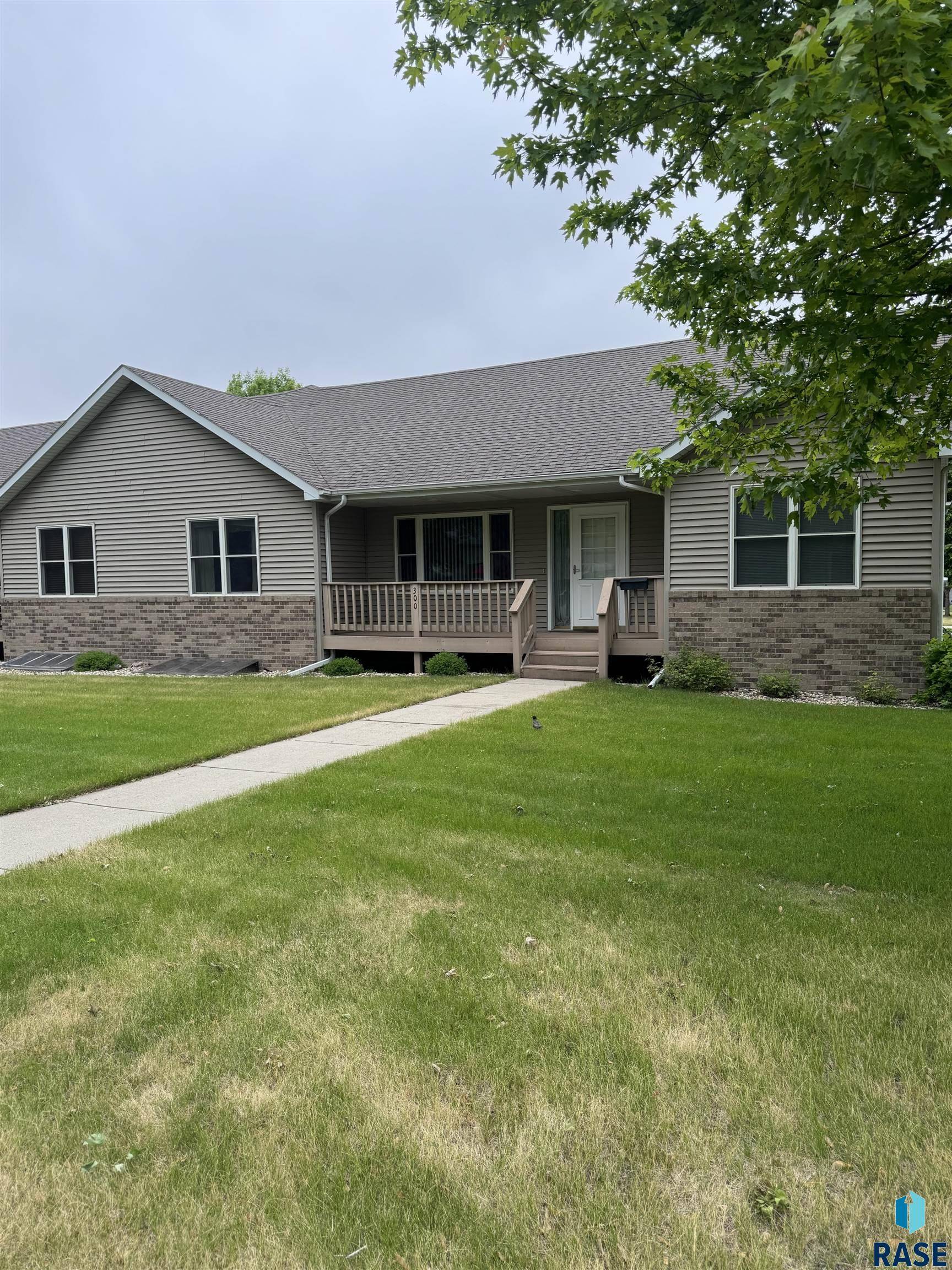 300 W Pipestone Ave, Flandreau, SD 57028