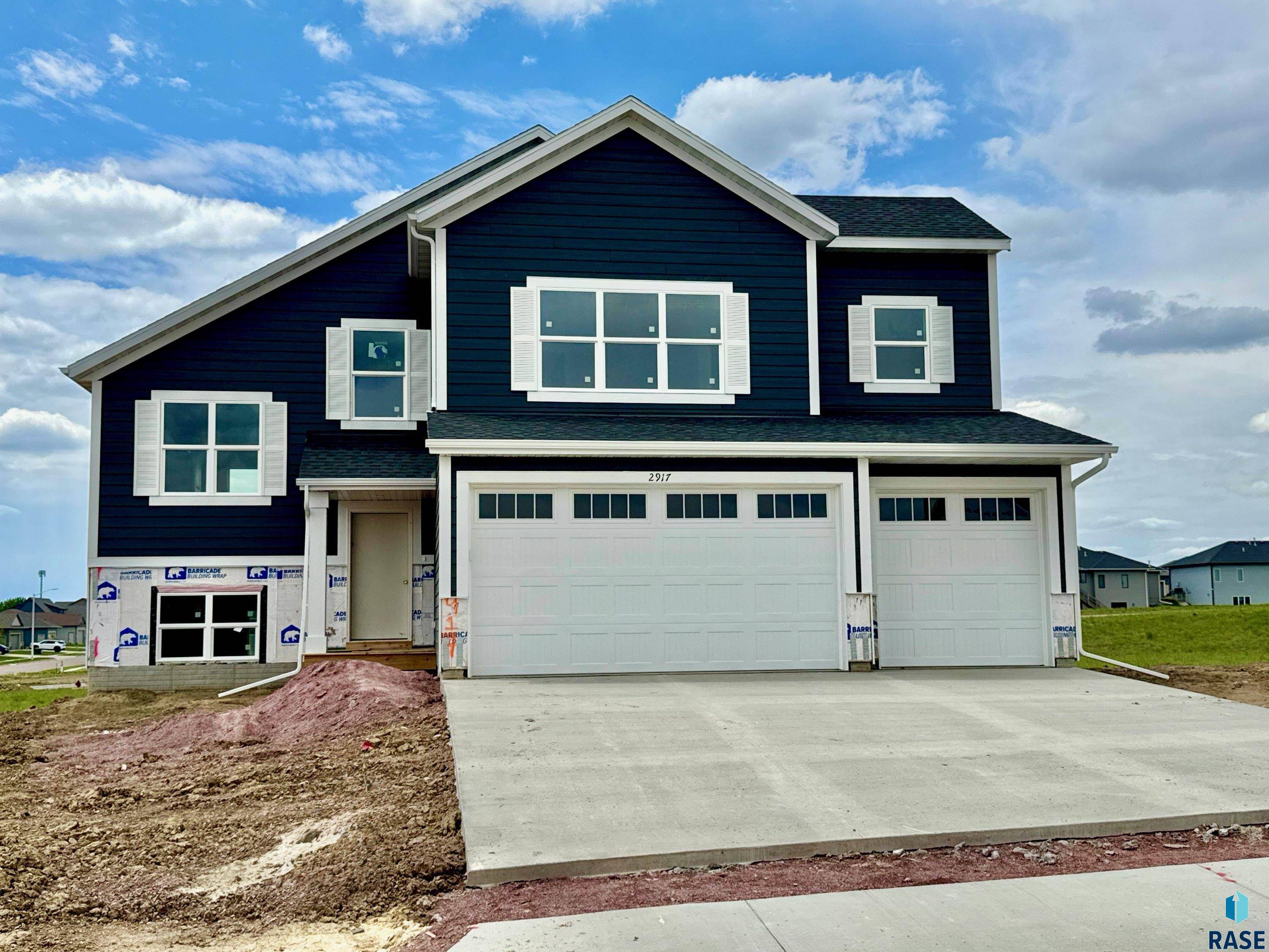 2917 S Copper Creek Ave, Sioux Falls, SD 57110