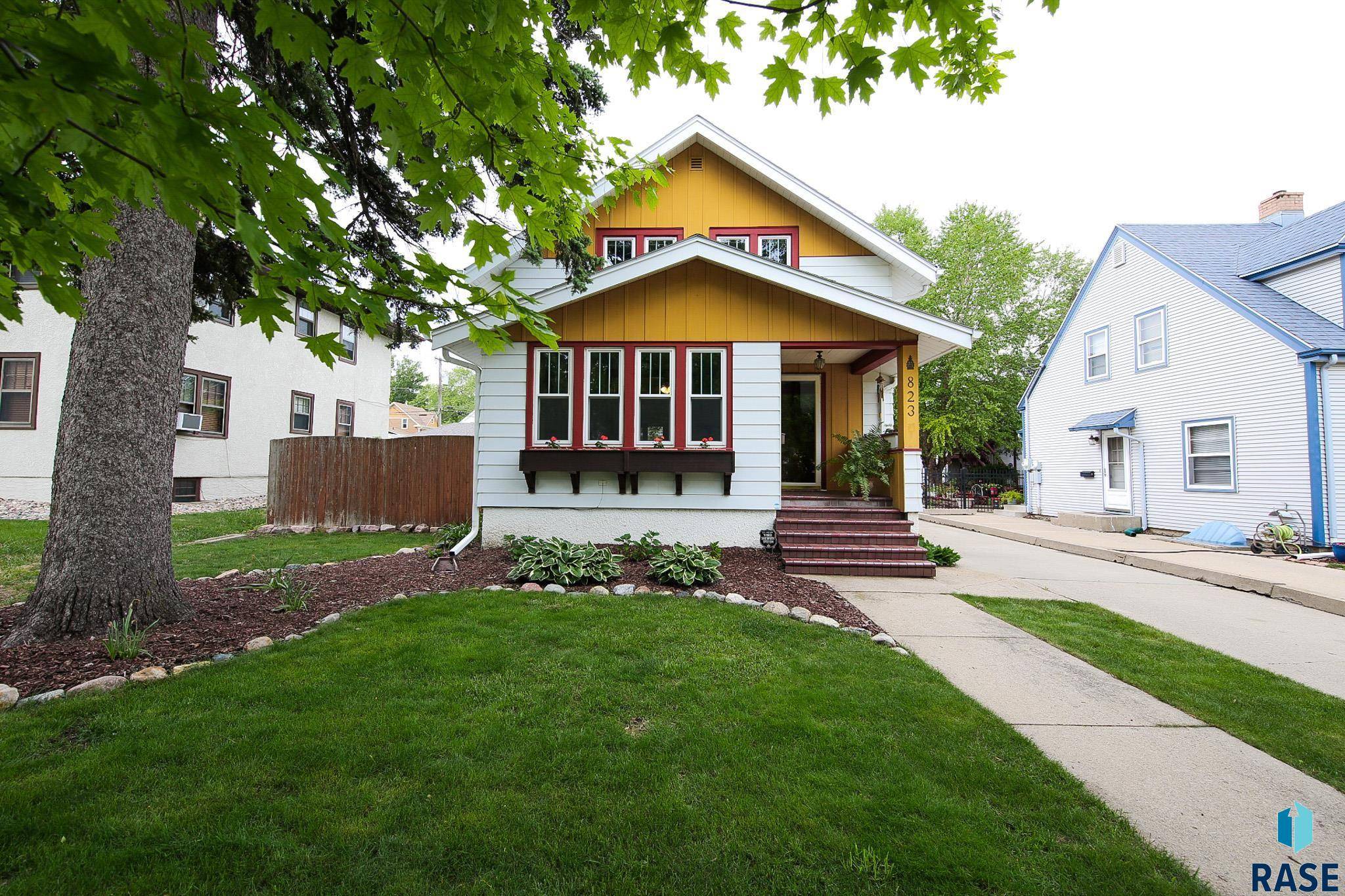 823 S 2nd Ave, Sioux Falls, SD 57104