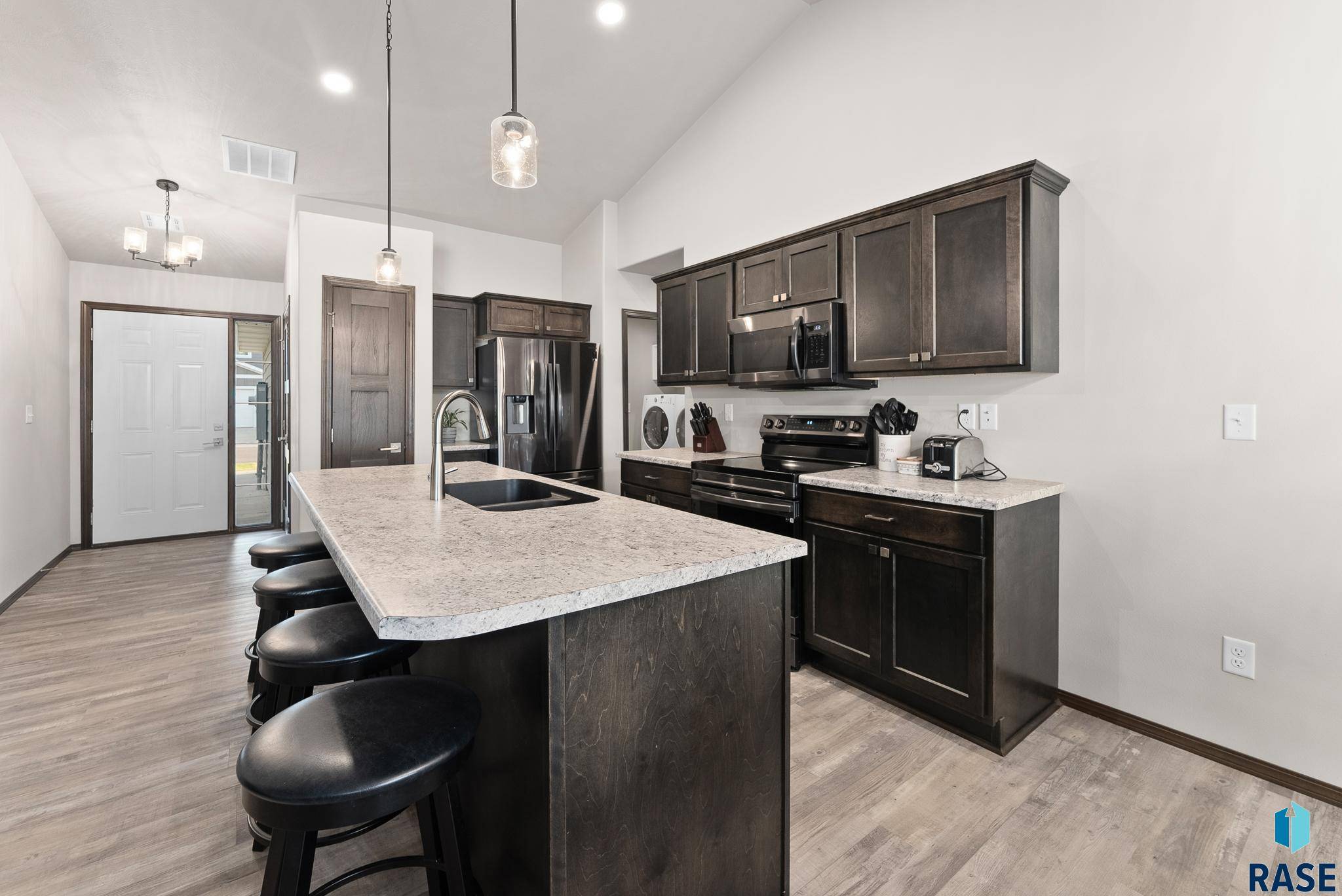 6802 W Gresford Pl, Sioux Falls, SD 57106