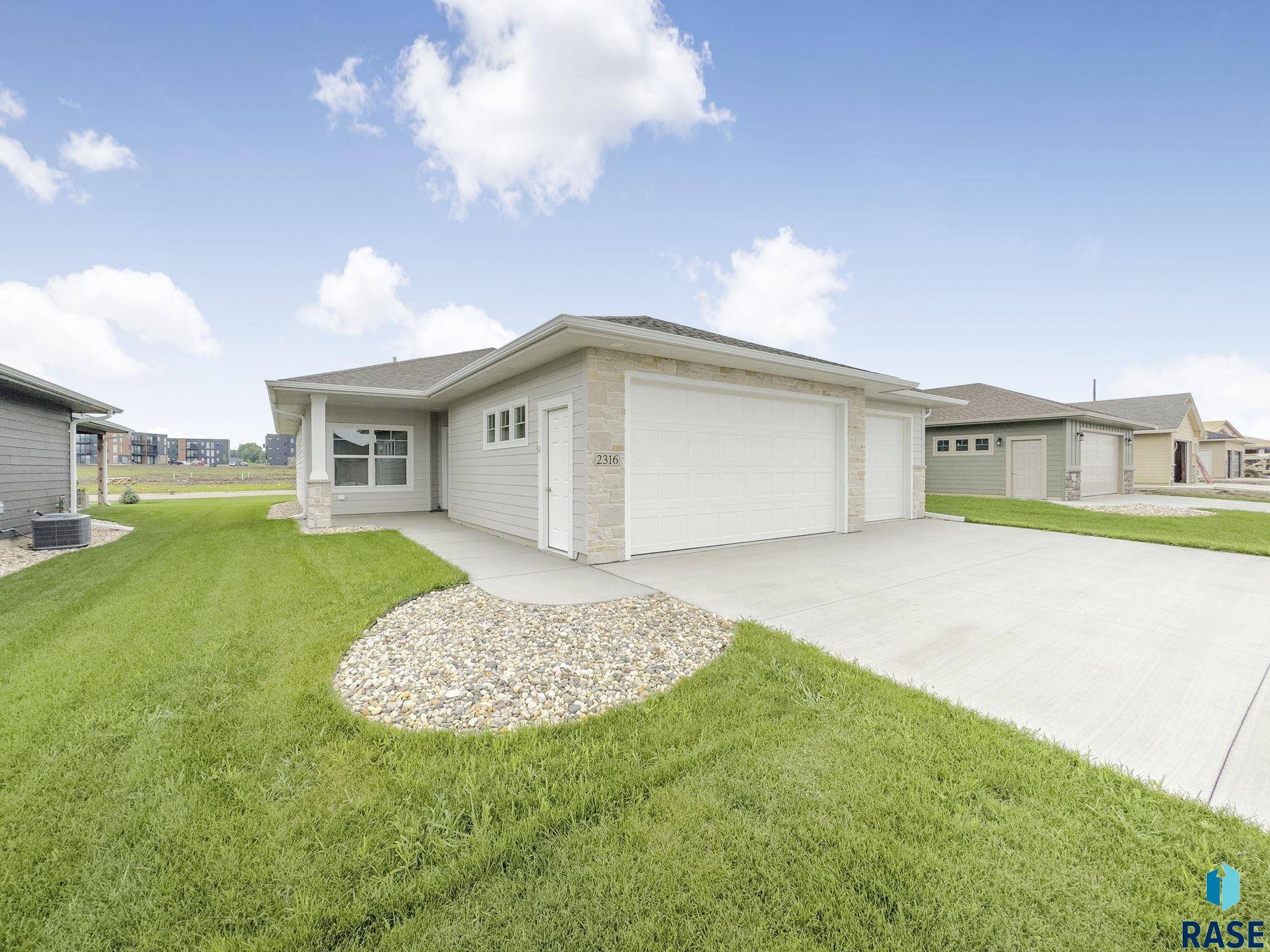 2316 E Tinley St, Brandon, SD 57005