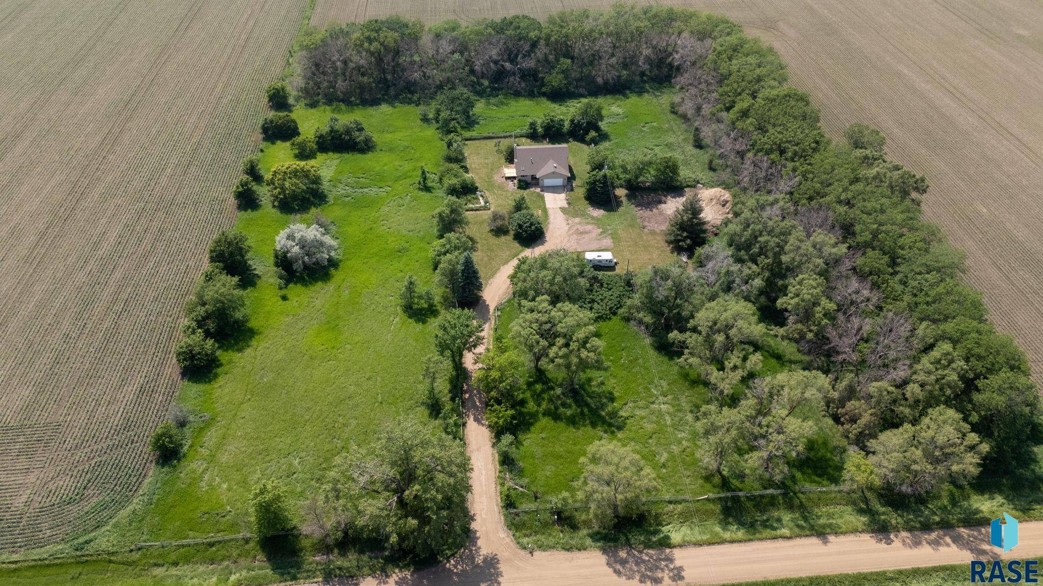 28447 477th Ave, Canton, SD 57013-5809
