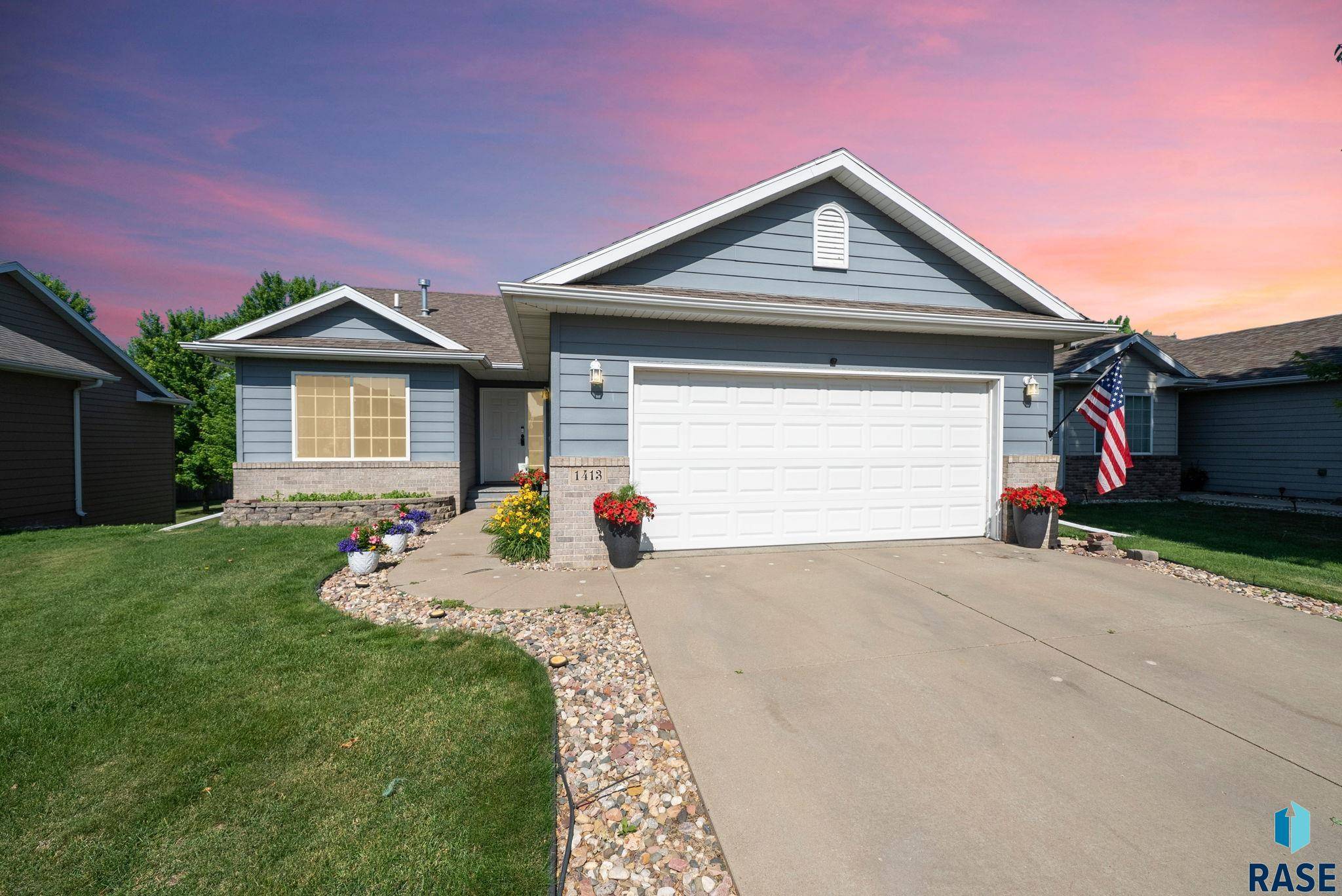 1413 N Holbrook Ave, Sioux Falls, SD 57107