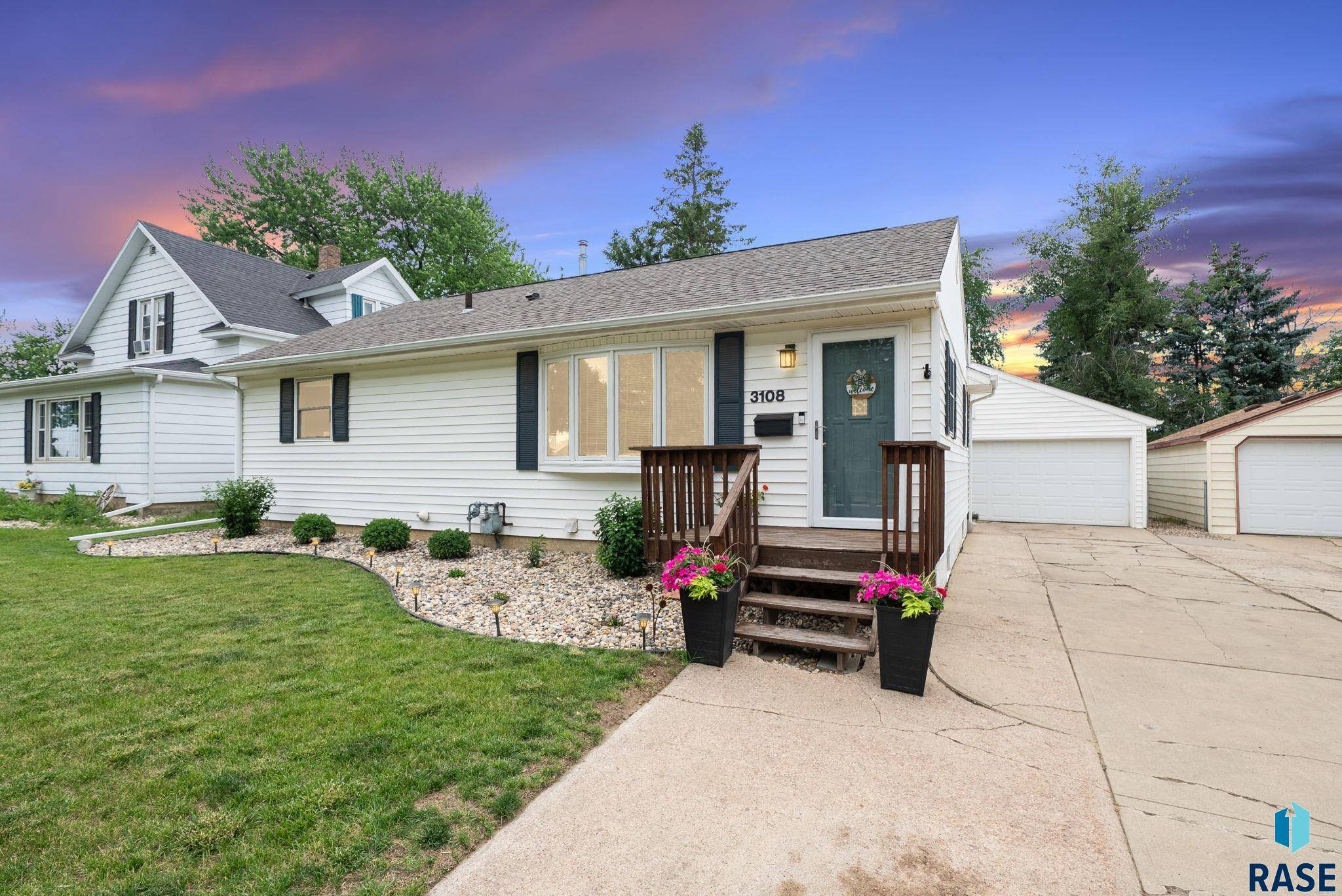 3108 E 15th St, Sioux Falls, SD 57103