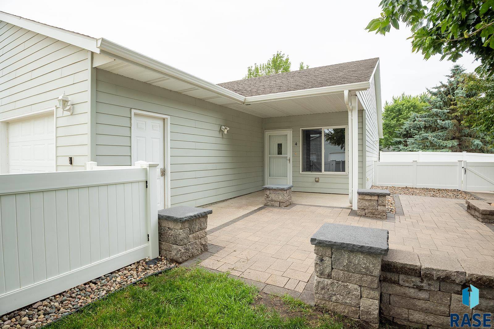 703 N Mundt Ave #4, Hartford, SD 57033