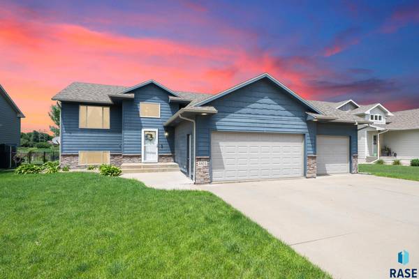 5304 E Huber St, Sioux Falls, SD 57110