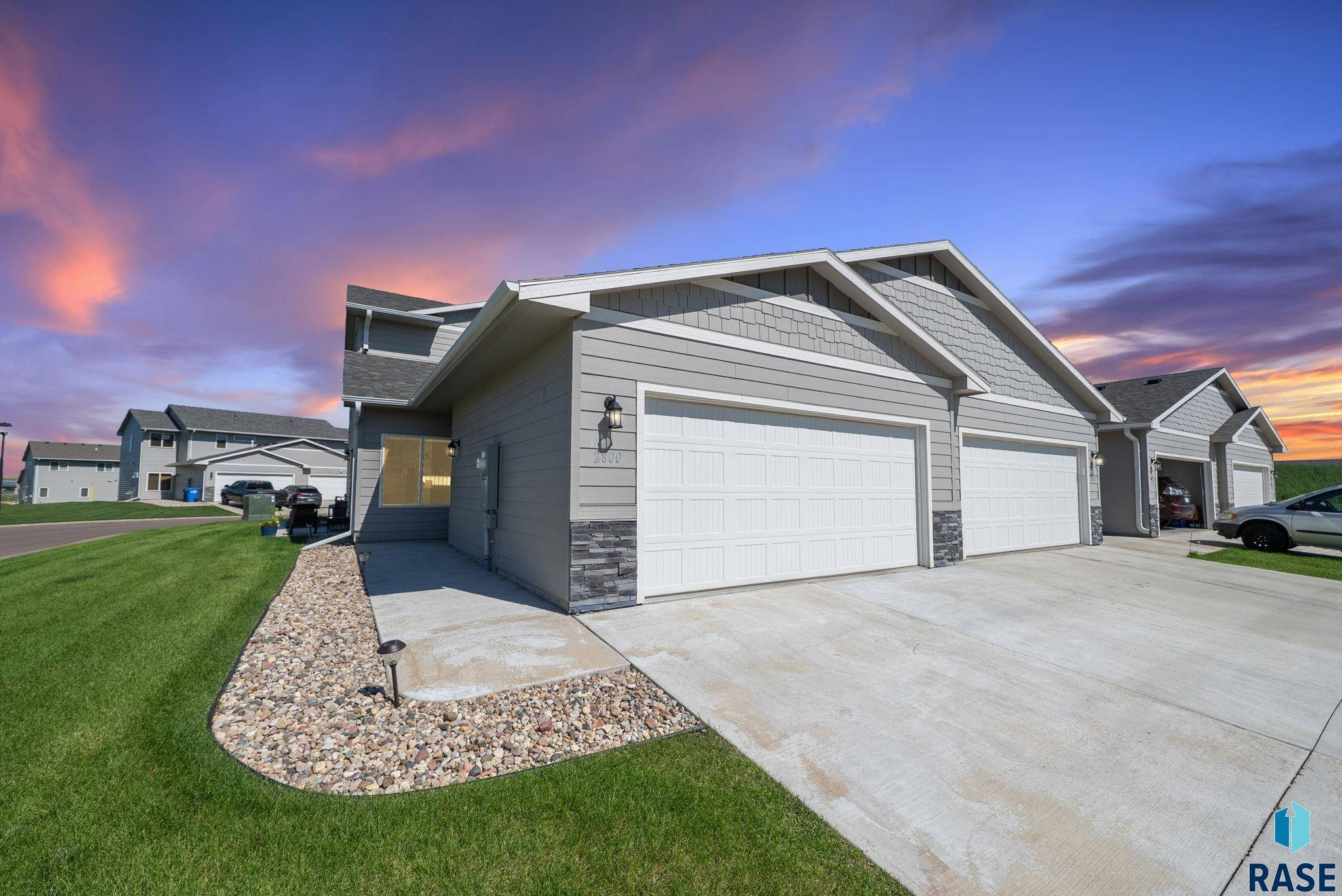 2800 S Julia Pl, Sioux Falls, SD 57106-8544