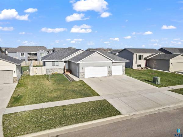 4016 S Sparta Ave, Sioux Falls, SD 57110