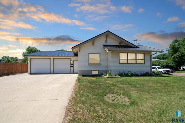 119 N Cedar St, Canton, SD 57013