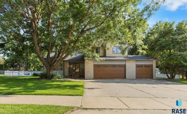 2905 E 33rd St, Sioux Falls, SD 57103