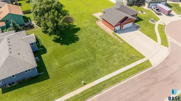 605 N Whitni Ave, Sioux Falls, SD 57107