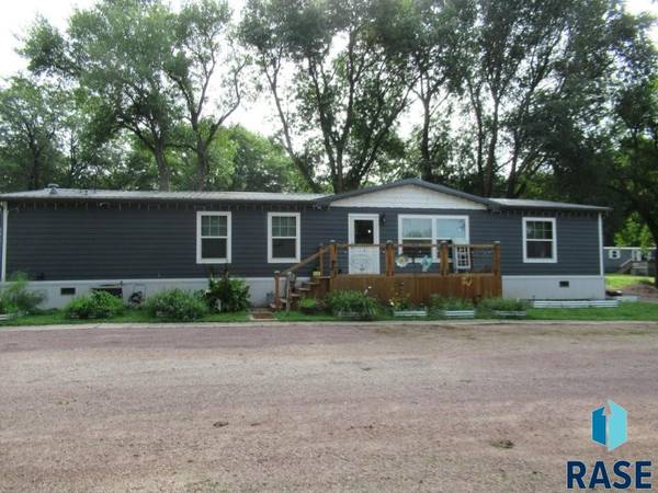 505 E 1st Ave #16, Rock Rapids, IA 51246