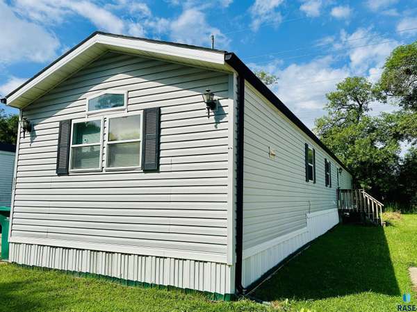 603 N Tonya Pl, Sioux Falls, SD 57107