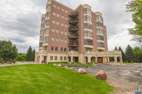 2908 W 37th Cir #207, Sioux Falls, SD 57105