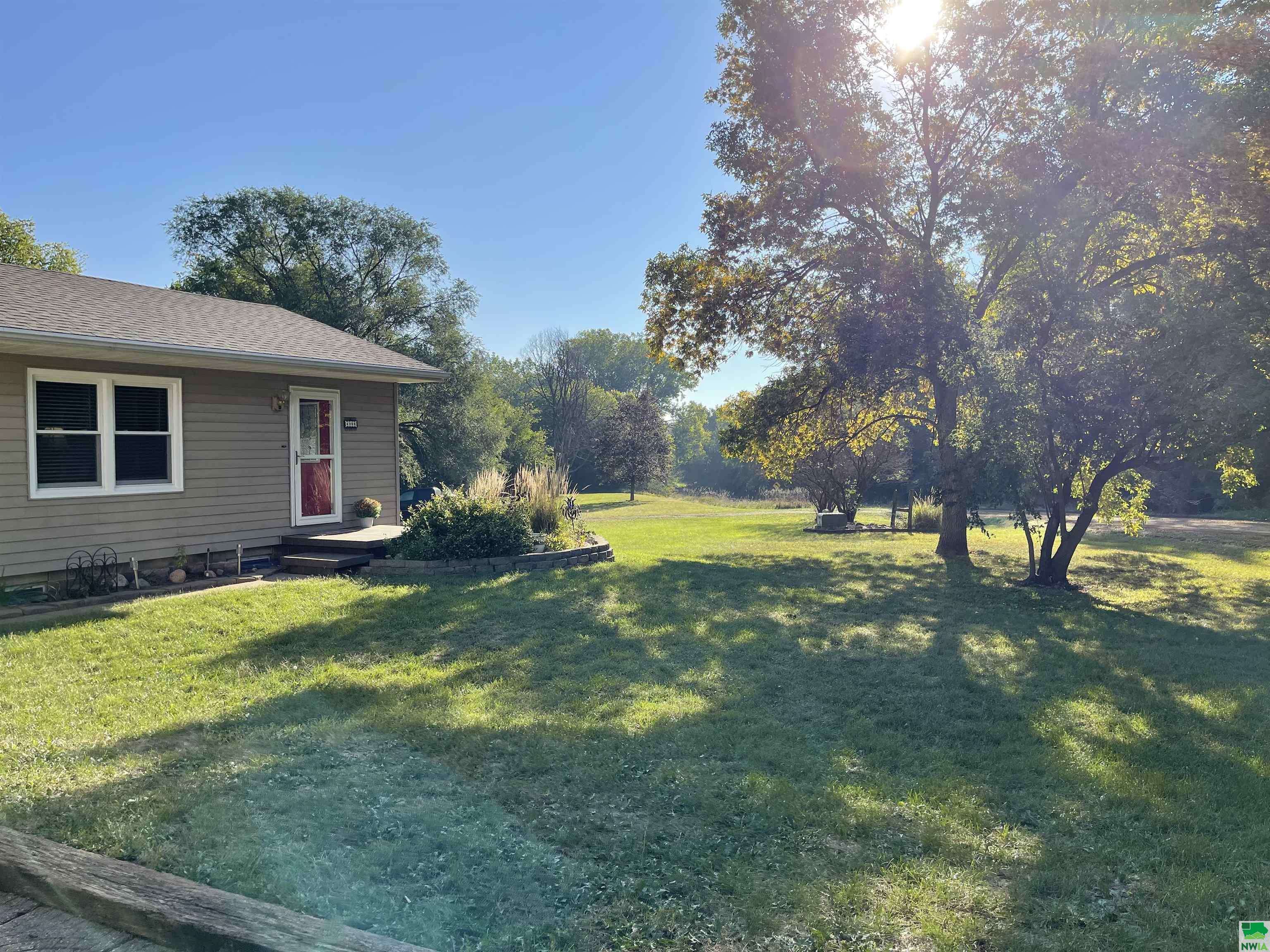 4306 E Main St, Vermillion, SD 57069