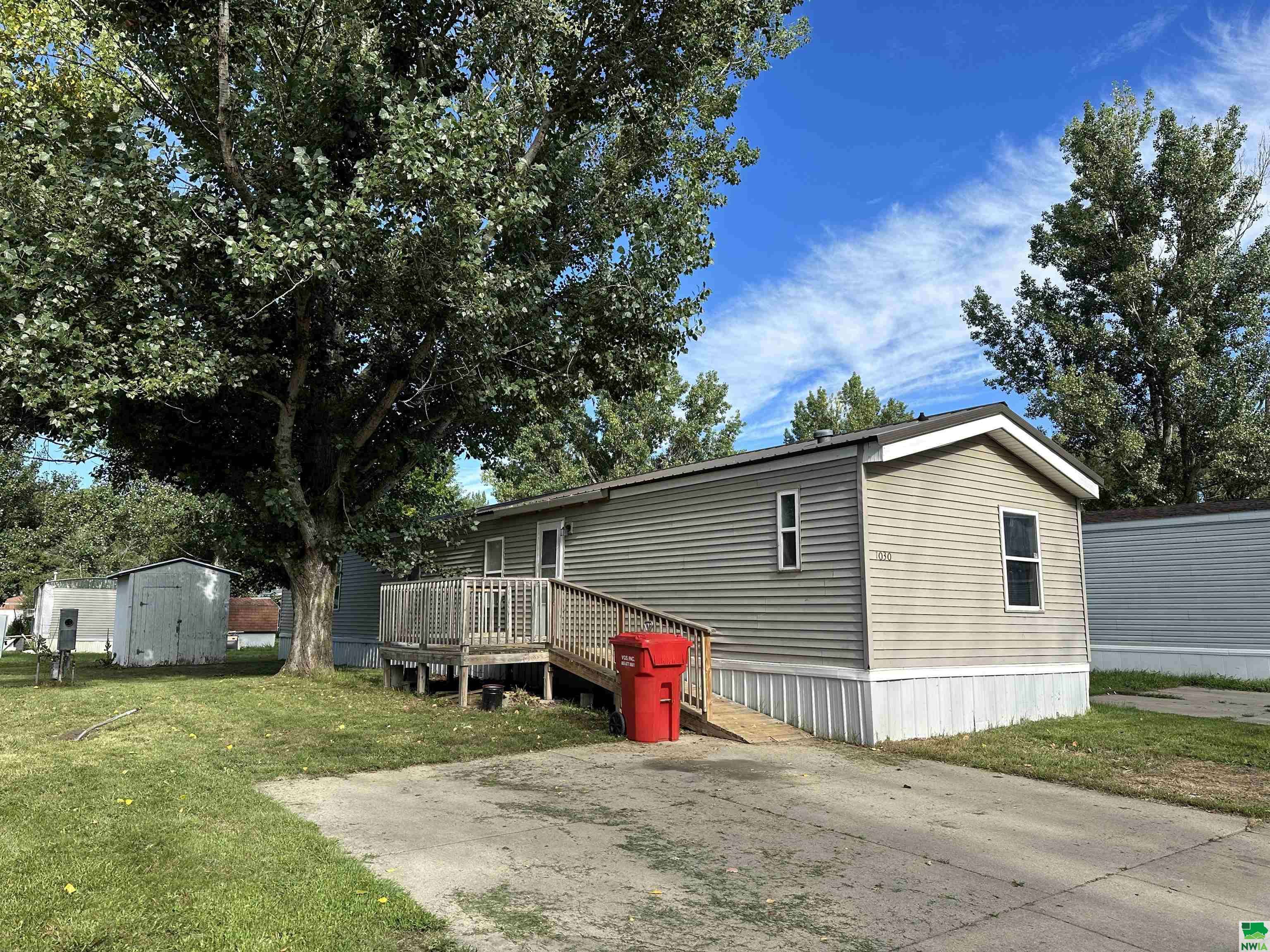 1030 Kim Lane, Vermillion, SD 57069