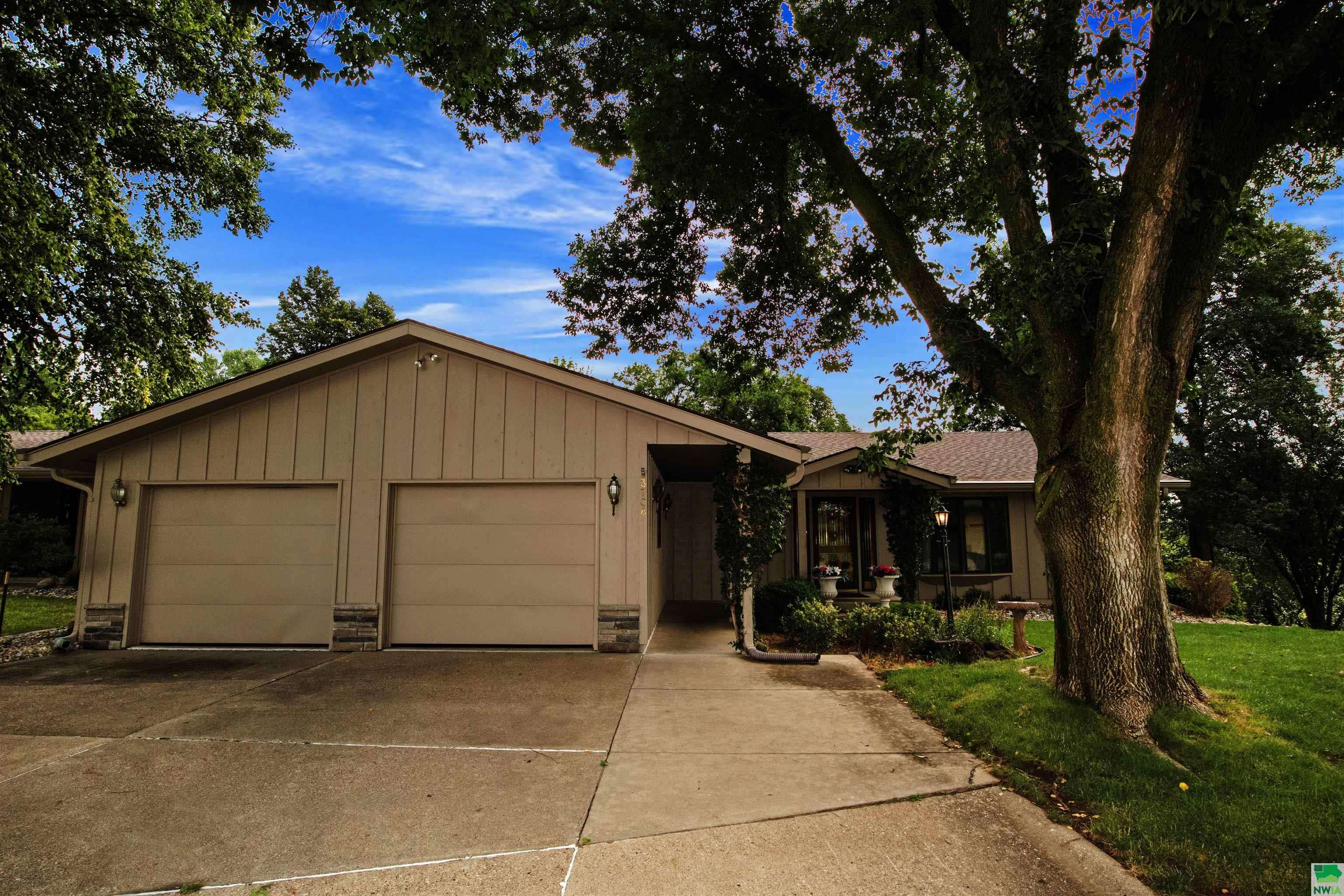 3708 S Briar Path, Sioux City, IA 51104