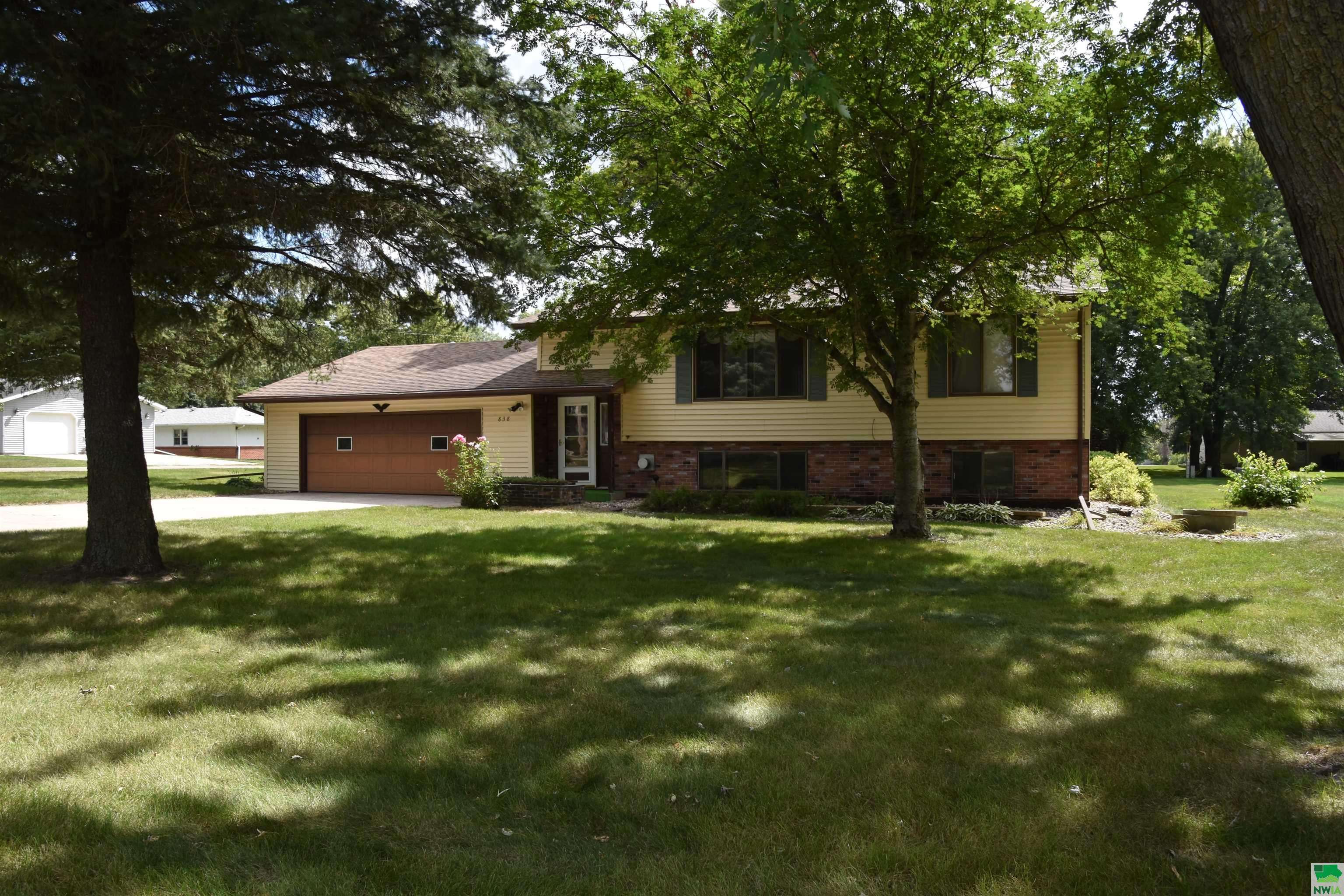 Ocheyedan, IA 51354,838 5th St
