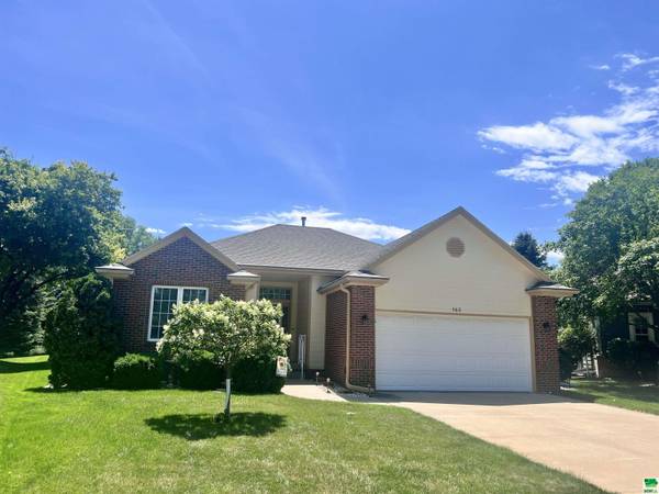 165 Prairie Bend, Dakota Dunes, SD 57049