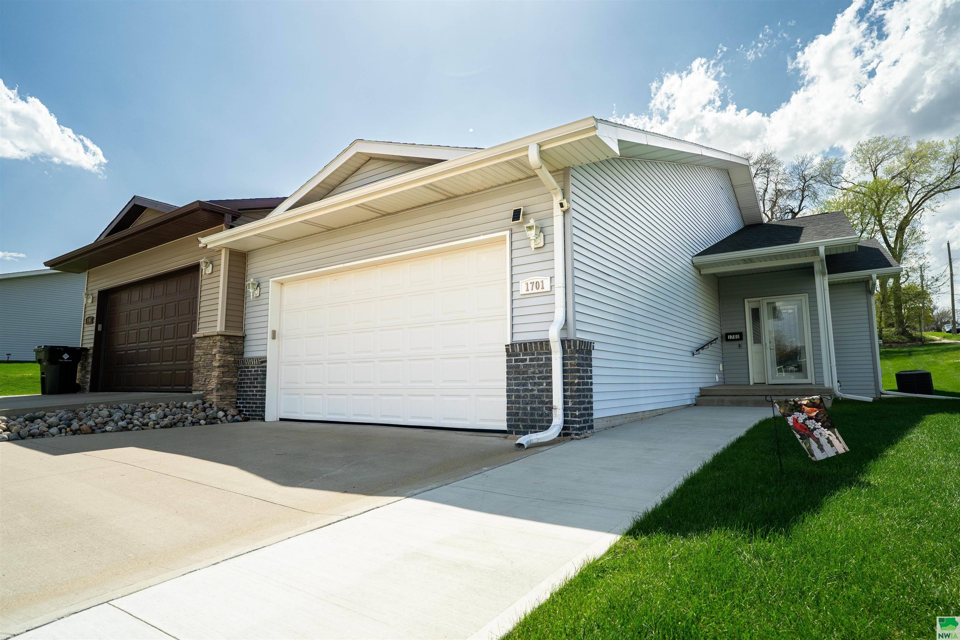 1701 S Saint Aubin, Sioux City, IA 51106