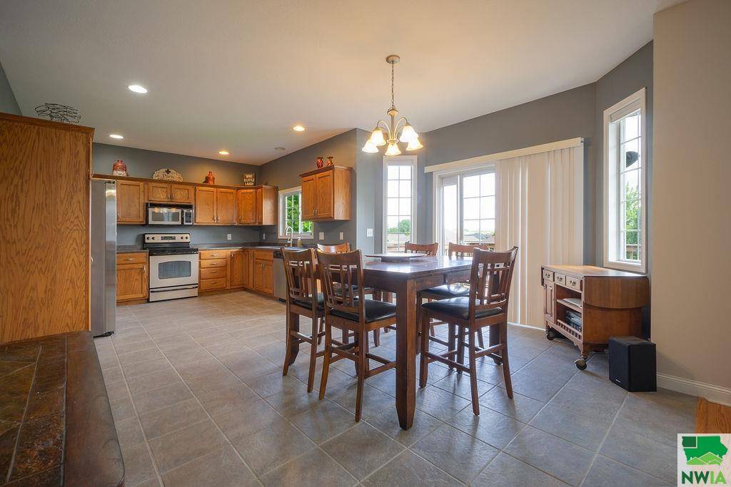 Lawton, IA 51030,130 W Creek Dr
