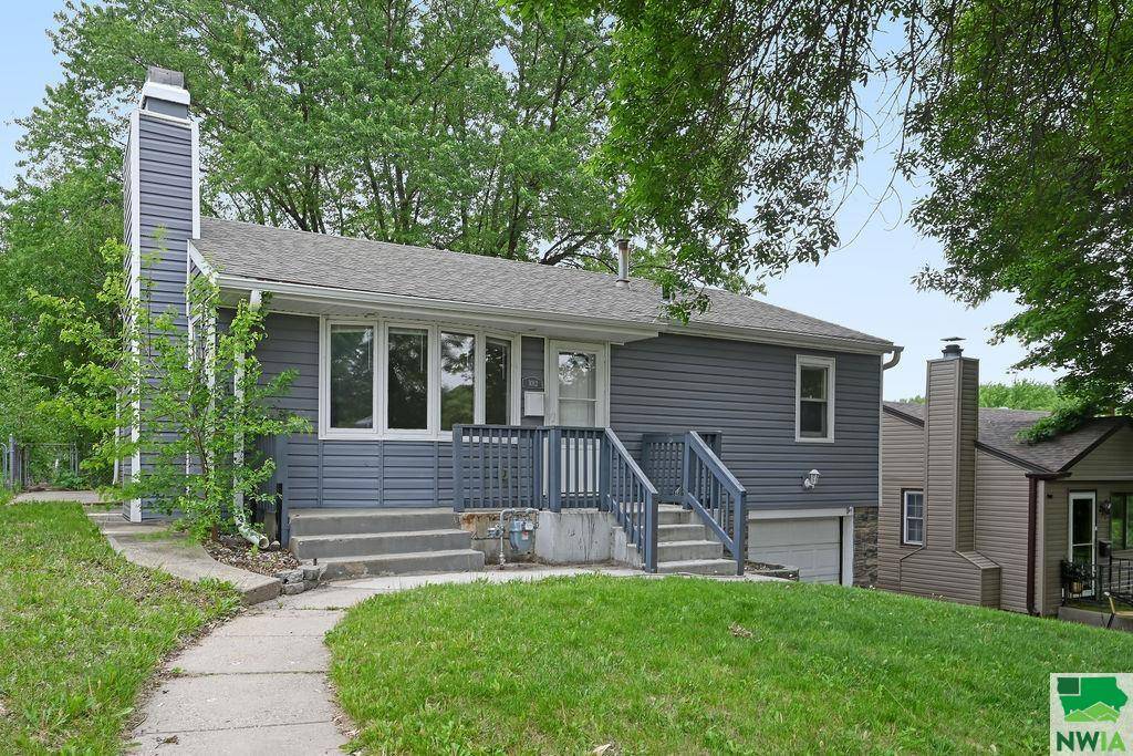 3012 S CORNELIA ST, Sioux City, IA 51106
