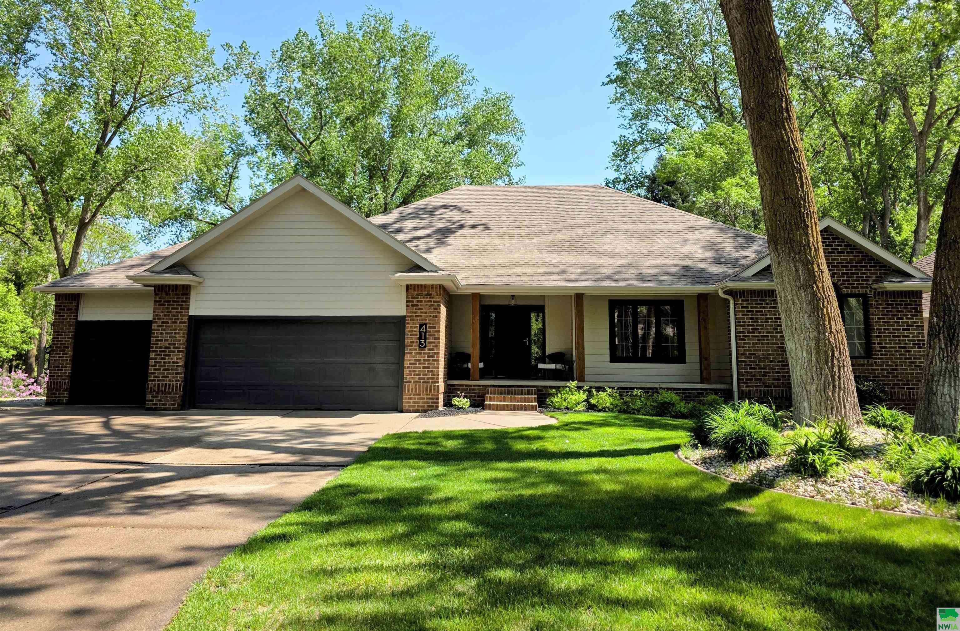 413 S Royal Troon, Dakota Dunes, SD 57049