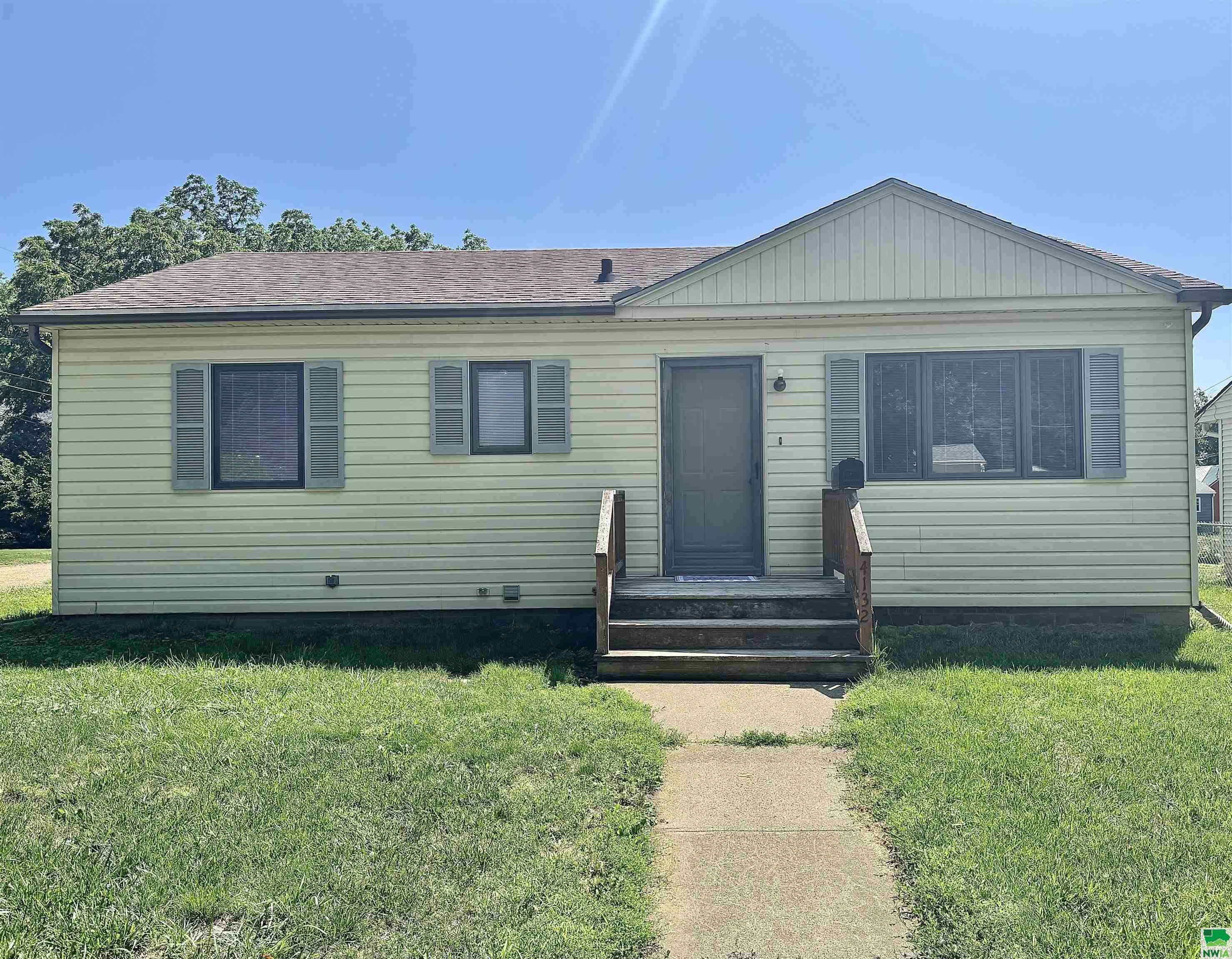4132 Adams, Sioux City, IA 51108