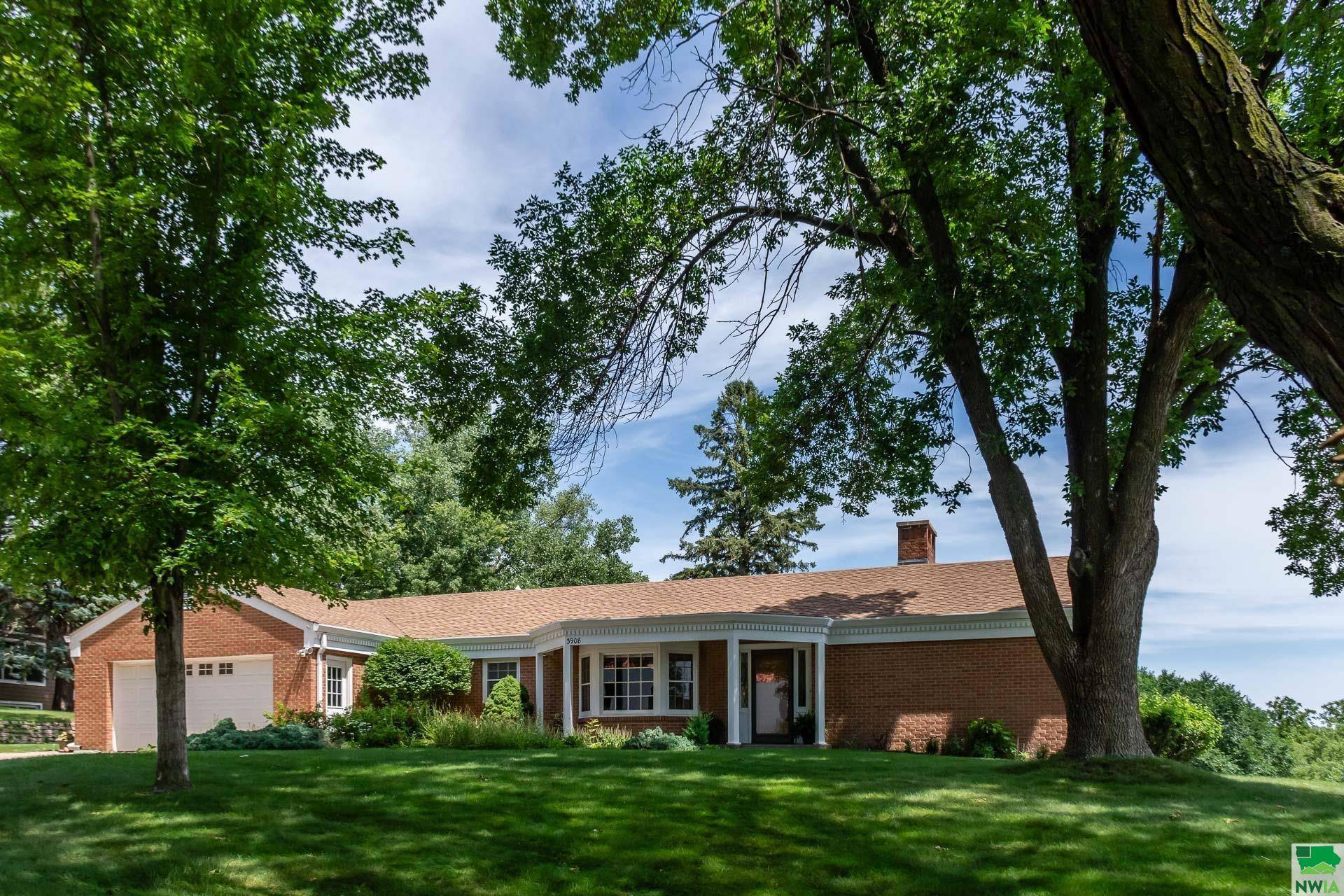 3908 Sylvian Ave, Sioux City, IA 51104