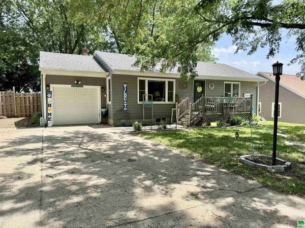516 S 4th Street, Moville, IA 51039
