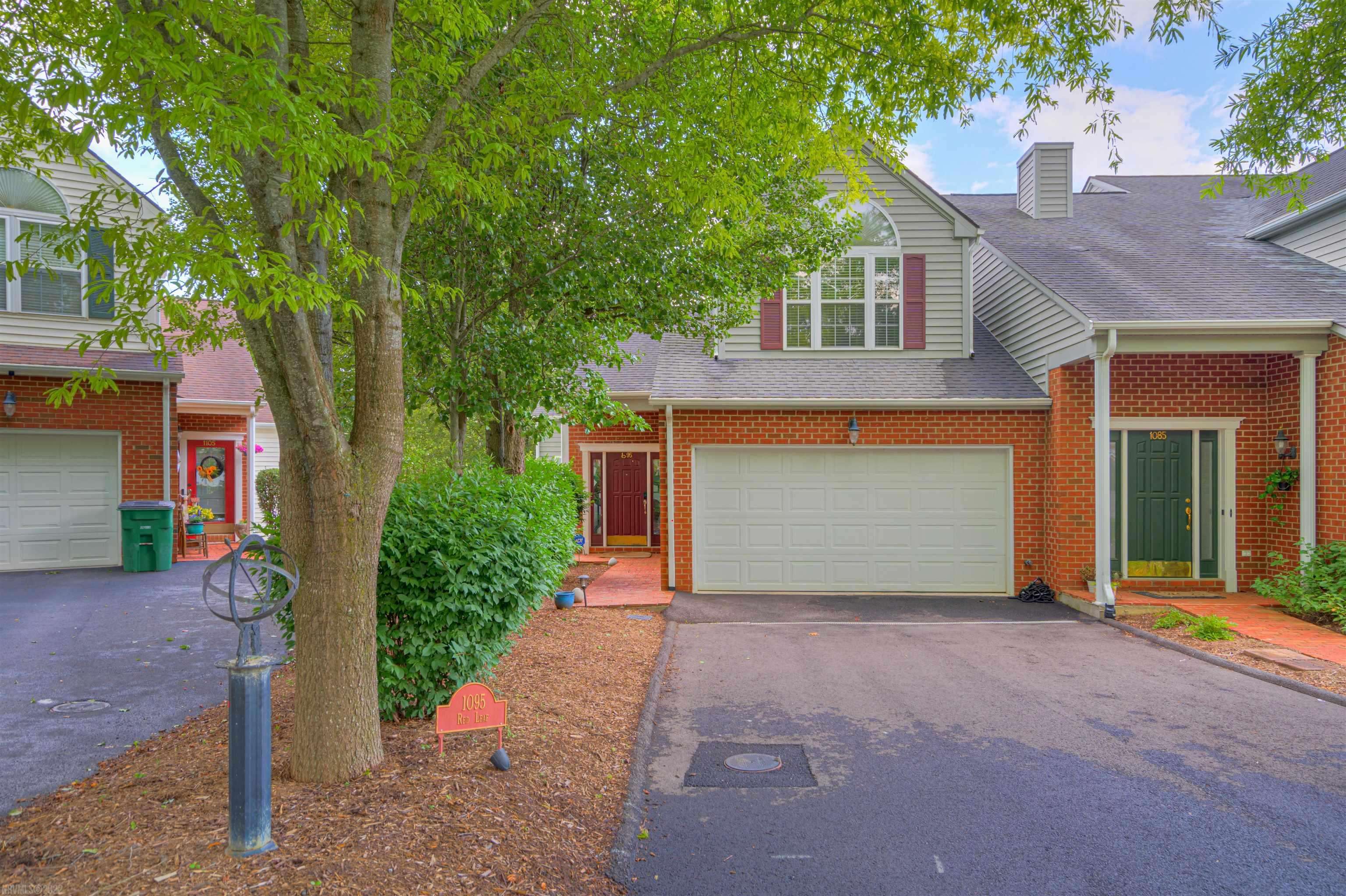 1095 Red Leaf CT, Christiansburg, VA 24073