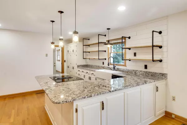 Dugspur, VA 24325,997 DUNCAN MILL RD