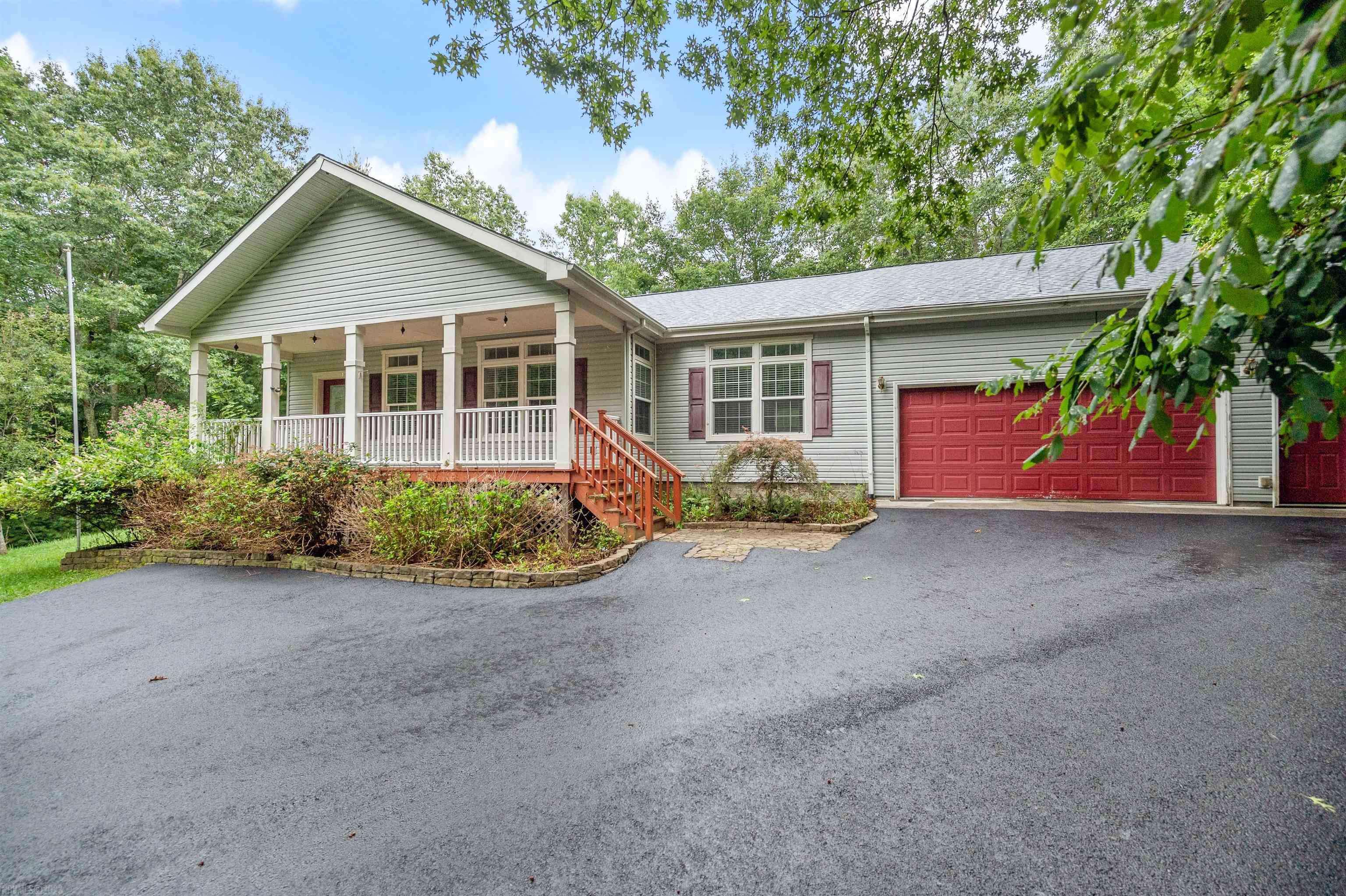 904 Dusty Rock RD, Riner, VA 24149