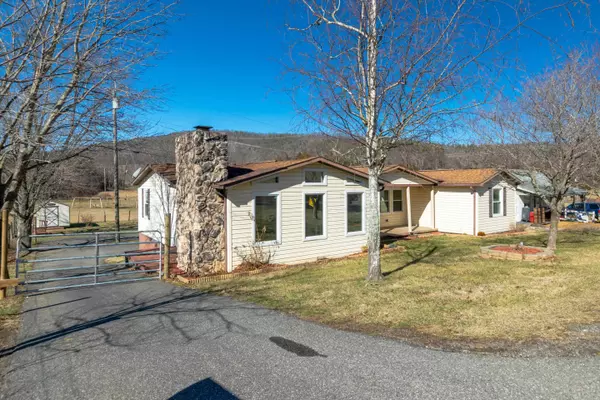 2090 Castleton RD, Max Meadows, VA 24360