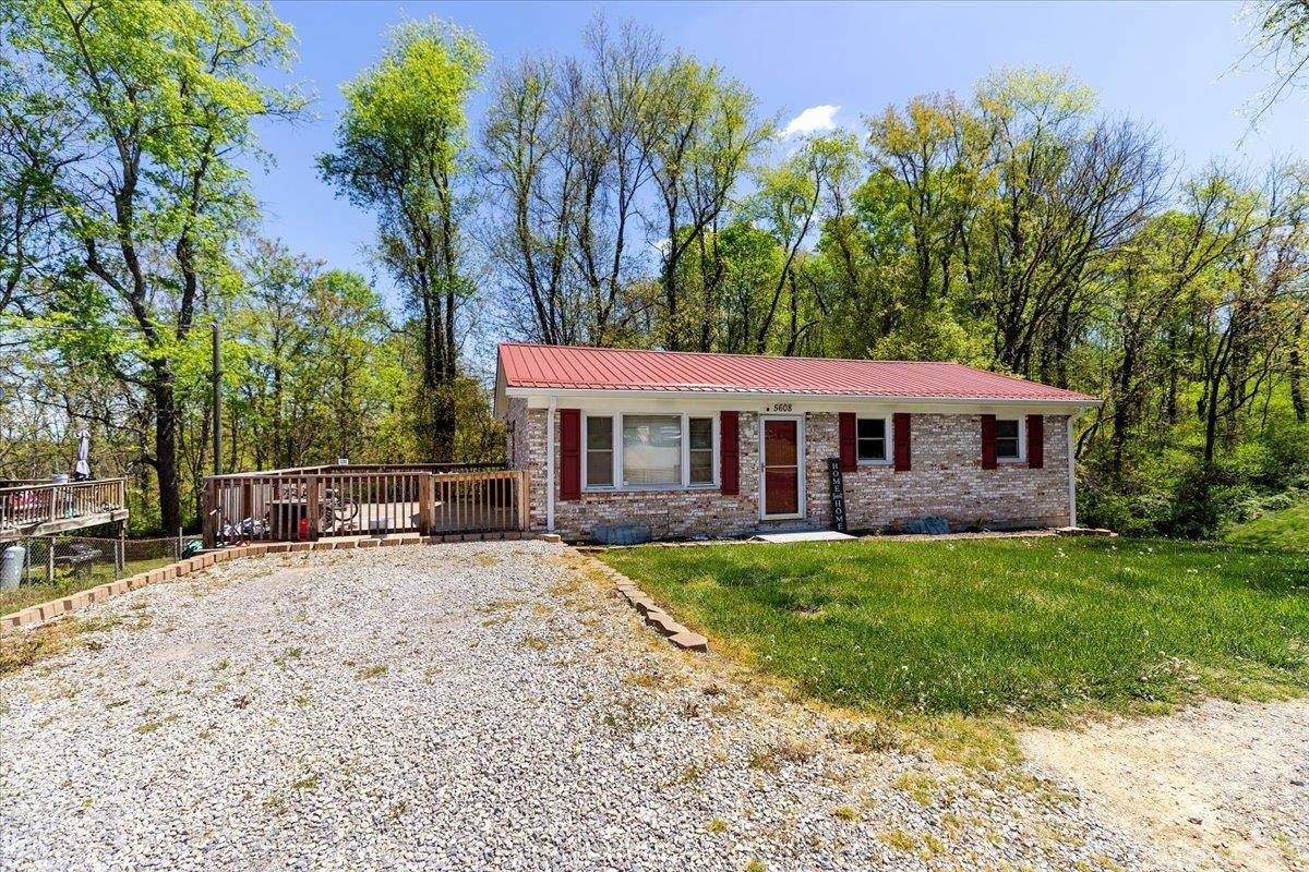 Dublin, VA 24084,5608 Rolling Hills DR