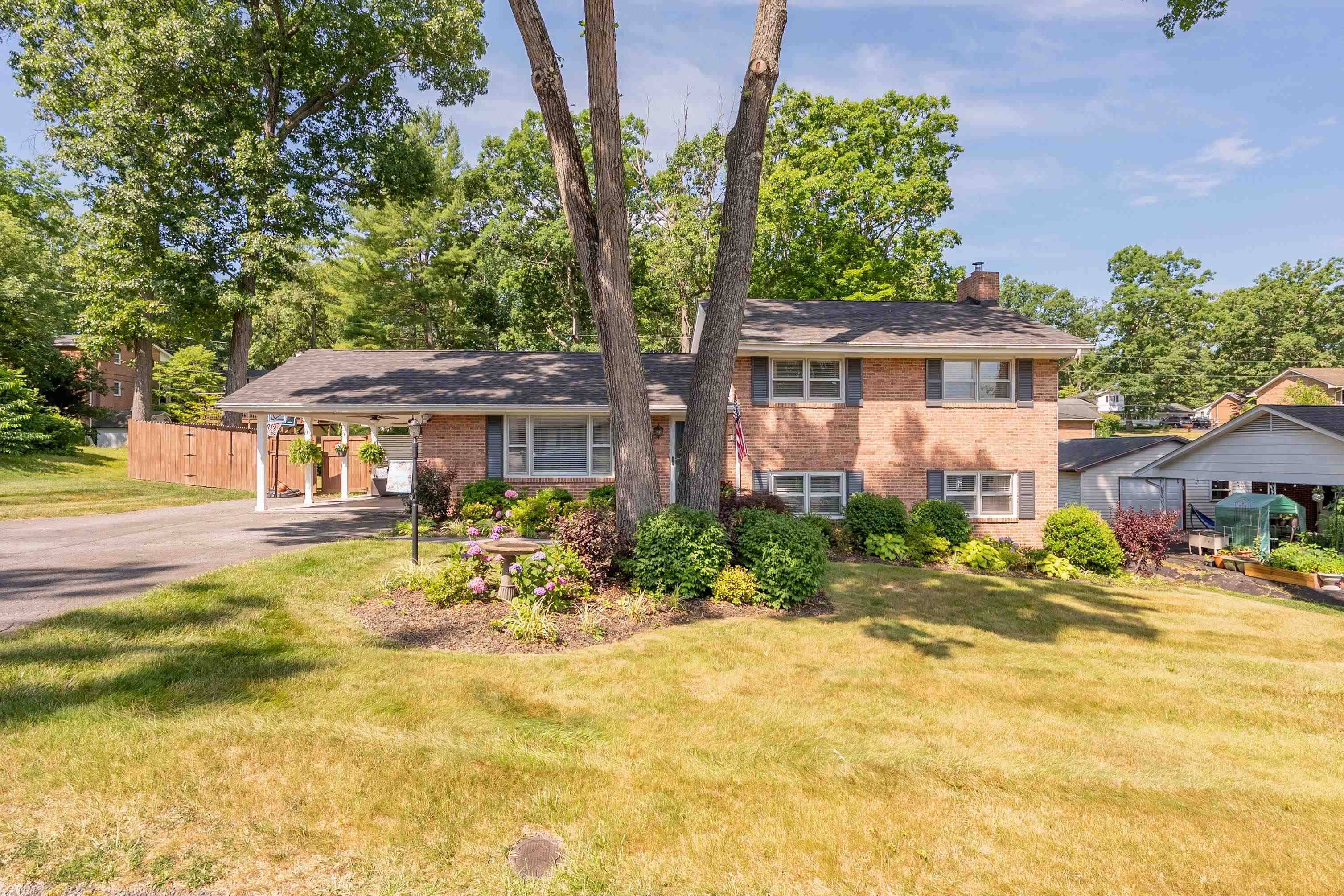 445 CHINQUAPIN TRL, Christiansburg, VA 24073