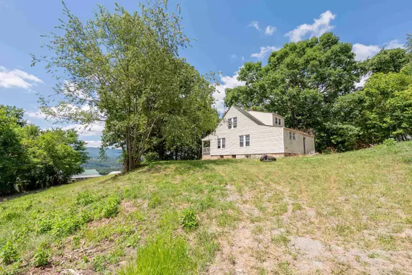 141 Huckleberry LN, Narrows, VA 24124