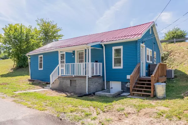 108 George ST, Narrows, VA 24124