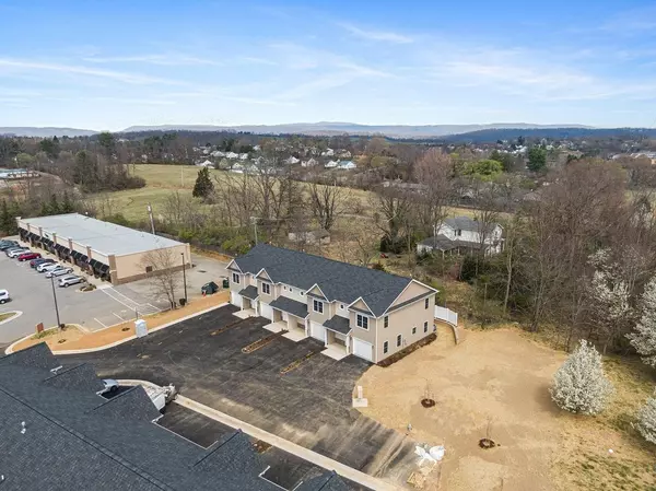 Fairlawn, VA 24141,6141 Warren Newcomb DR