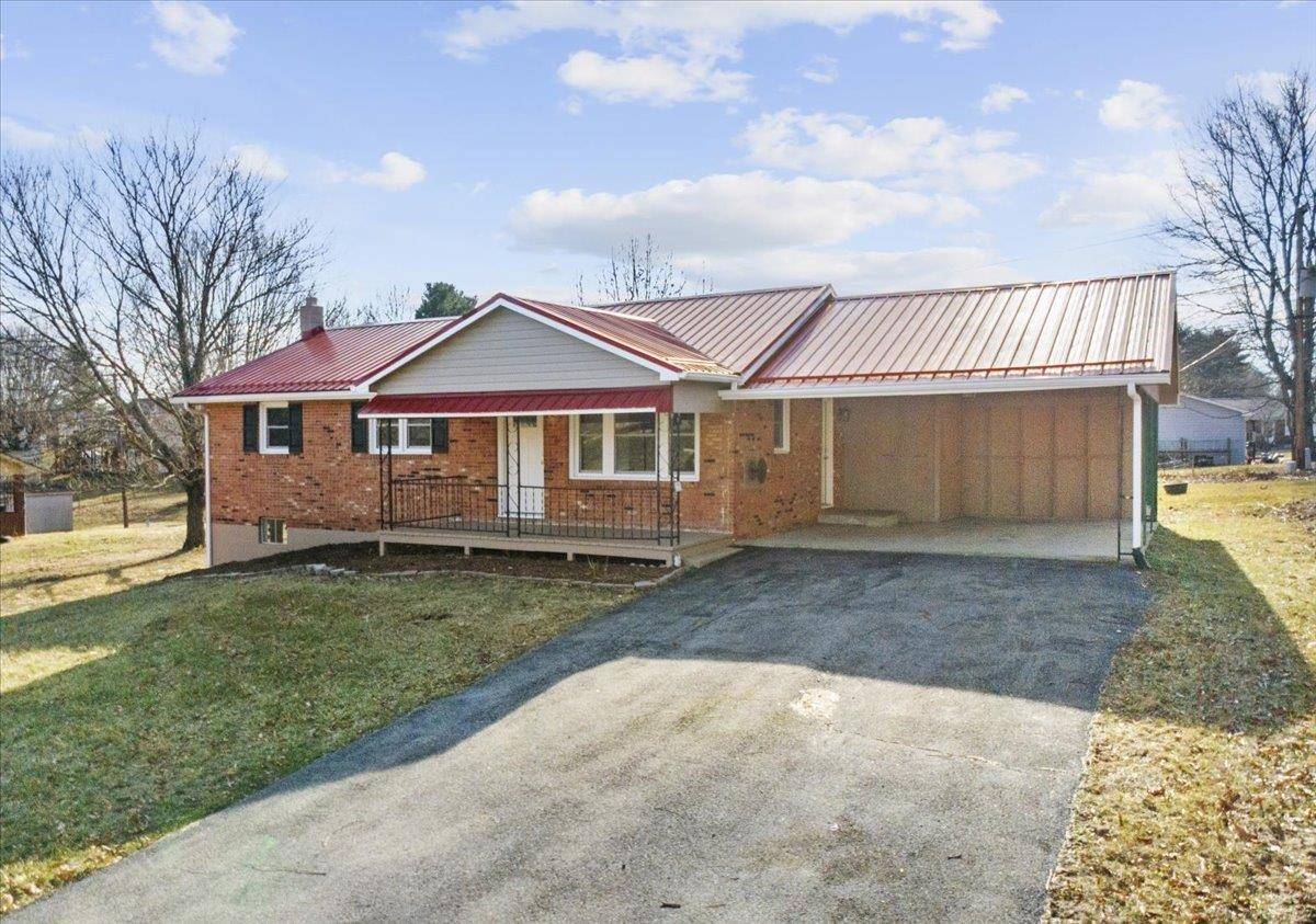 Dublin, VA 24084,6043 Dolphus AVE