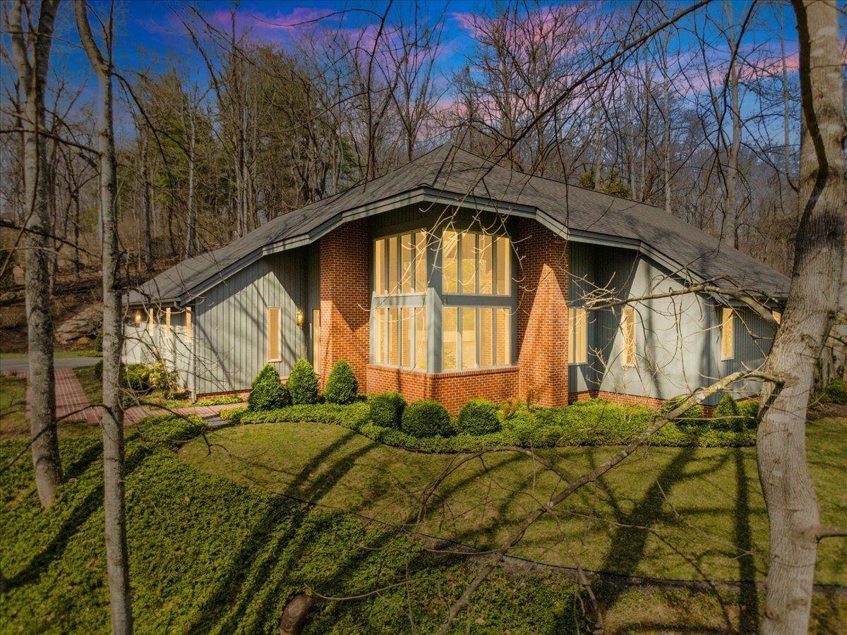 100 Hidden Valley DR, Radford, VA 24141